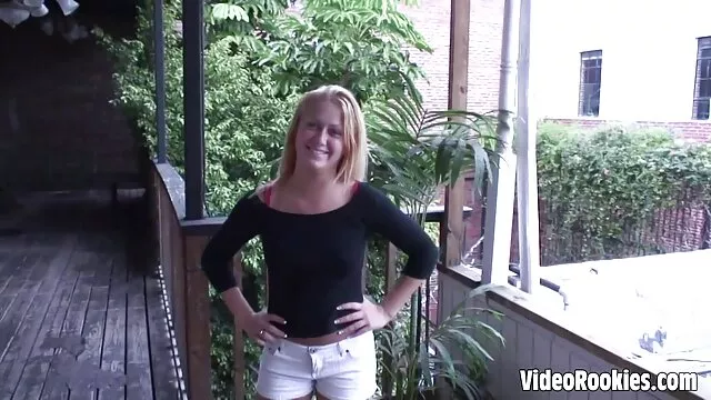 在她的脸上涂抹 印度全性感的电影