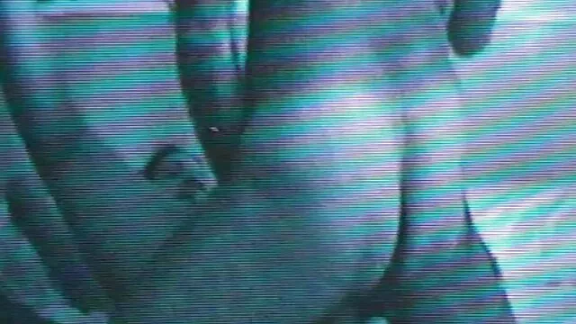 男孩玩具的钱在棕色的猫。 泰卢固语性感的电影