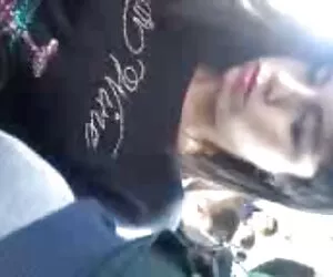 操苗条女人喝醉后的公司，然后把它收起来。 超级模型色情