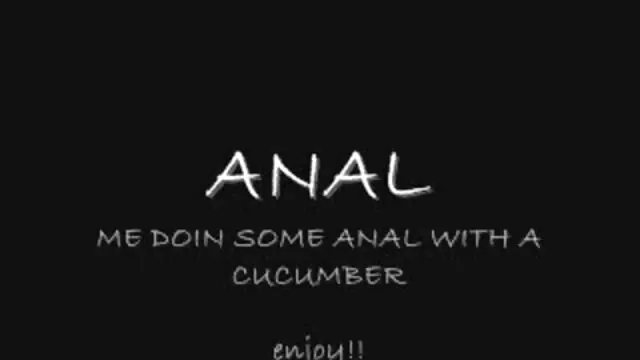 双口交在嘴里的19岁的室友。 色情视频继母