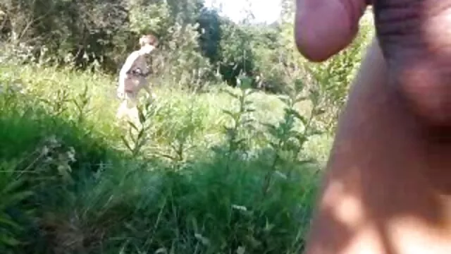 女孩满足父母是一个家伙，然后加入周二。 玛莲娜摩根裸体