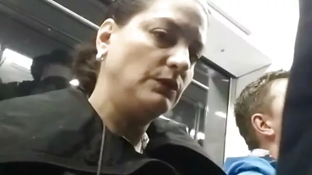 霍莉布鲁克斯是狗屎，然后释放巨大的骨头。 性感的电影完整的电影