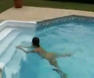 黑发女孩rails，充满了冰淇淋与大 印度电影性感