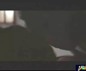 女孩坐在马桶上，然后轻轻刮胡子，然后，一个朋友会给 免费的色情明星