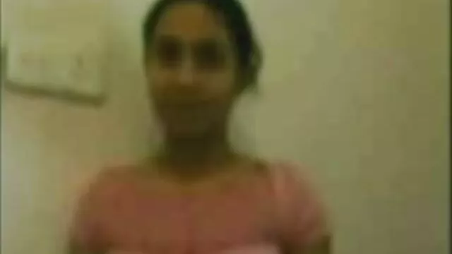 醉酒的女孩离开舞者去一个单身派对 性爱电影卡纳达语