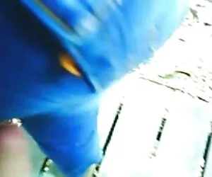 金发女郎，宝贝在浴室。 超级热性视频