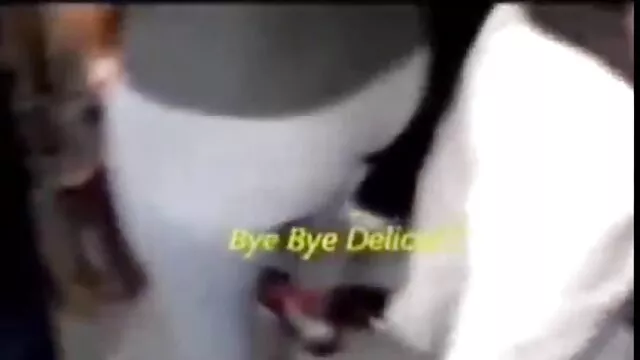 在公共浴室健身 网络系列性别的视频