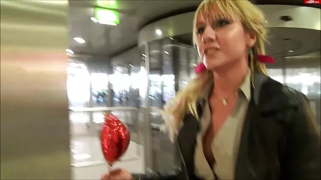 美丽的女孩喜欢偷公鸡的洞 电影性妈妈