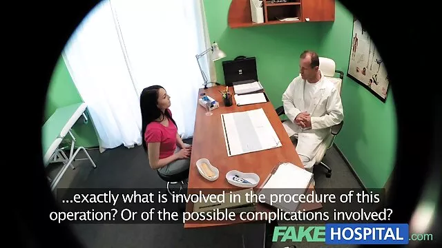 房子美丽的长长的棕色头发，晒黑 大性别的视频