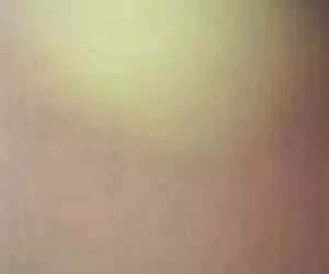 侏儒狐狸精发现她的丈夫是变性人。 蓝色电影性感的电影