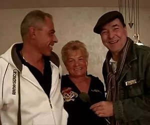 乌木是一个健康的女孩，身体里有一个白人，每个洞。 性爱电影图片