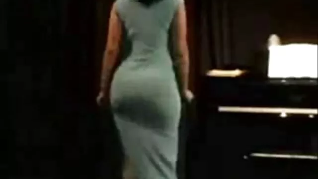 黑色的情人他妈的他的妻子，她的丈夫如何满足一个妓女 看性爱电影